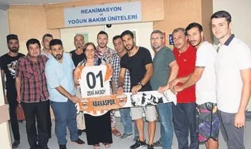 Adanasporlu futbolculardan gazi Zeki Aksoy’a ziyaret