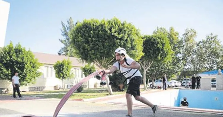 İtfaiyeci olmak için ter döktüler