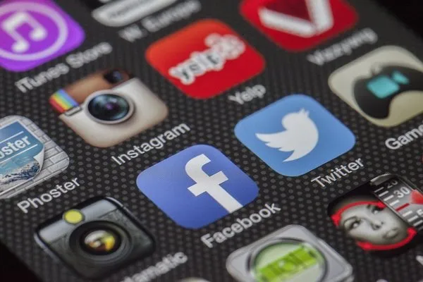 Facebook'ta köklü bir değişim yaşancak!