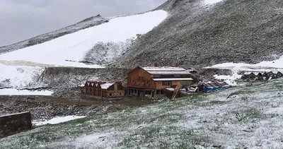 Rize’de haziran ayında kar sürprizi! Her yer beyaza büründü