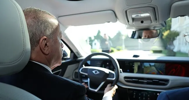 Başkan Erdoğan Togg’un yeni modeli T10F’yi test etti