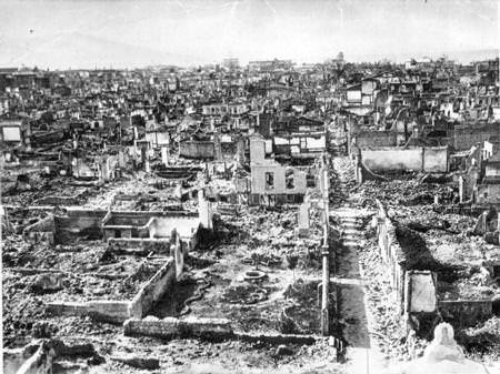 İzmir'i kim yaktı?