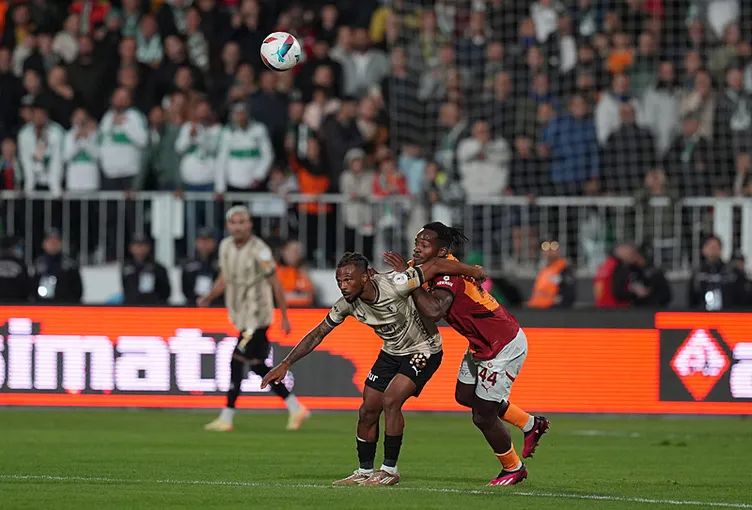 BODRUM FK GALATASARAY YAZAR YORUMLARI: Ahmet Çakar, Bodrum FK - G.Saray maçı hakeminin tek hatasını açıkladı!