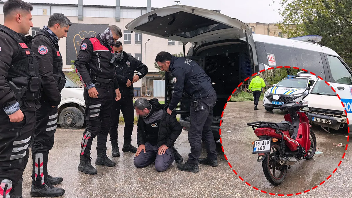 Bursa’da akılalmaz olay! Ehliyetsiz sürücü ceza almamak için kendini yerlere attı Bursa’da akılalmaz olay! Ehliyetsiz sürücü ceza almamak için kendini yerlere attı