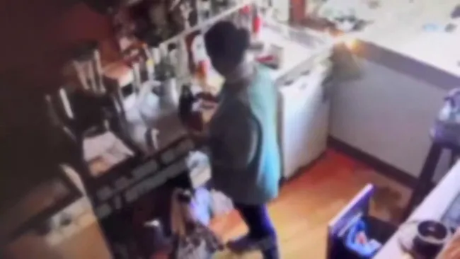 son-dakika-istanbul-beyoglunda-dehset-turk-kahvesi-yerine-kostik-zehri-su-sandim-savunmasi-pes-dedirtti-1763539052424.jpeg (800×450)