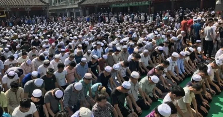 Çin’de Ramazan Bayramı! Camilere akın ettiler