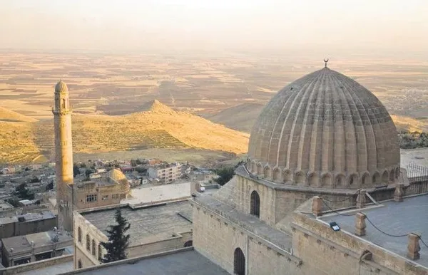 hafizasini-taslarinda-tasiyan-sehir-mardin-1779460696959.jpeg