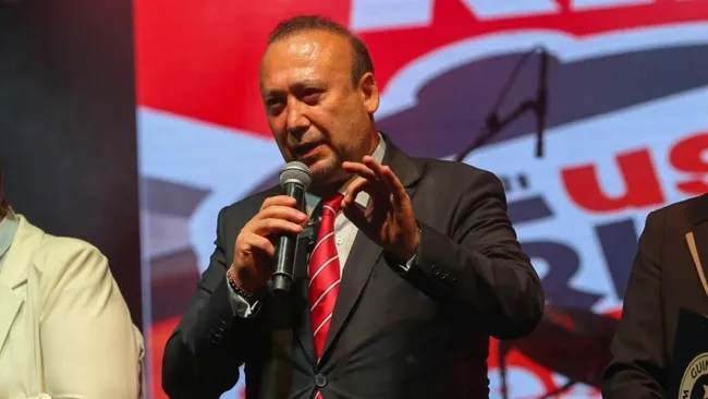 son-dakika-i-usak-belediye-baskani-ozkan-yalimdan-bomba-itiraf-kurultayda-delegelerden-islak-imzali-belge-aldi-1780416187771.jpg SON DAKİKA I Uşak Belediye Başkanı Özkan Yalım'dan bomba itiraf: “Kurultay’da delegelerden ıslak imzalı belge aldık”
