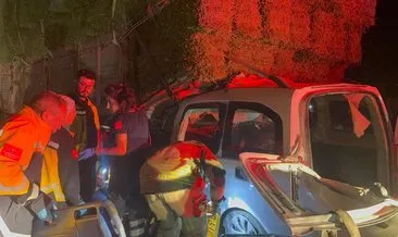 Ankara'da feci kaza! Hafif ticari araç kamyonun altına girdi: 2 ölü, 1 yaralı #ankara