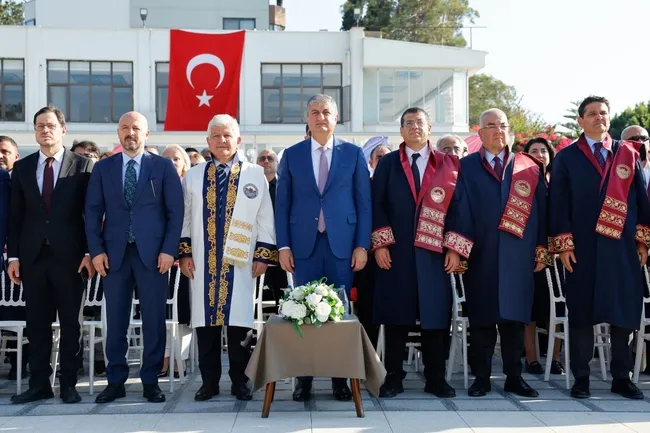 sbu-tip-fakultesi-ilk-mezunlarini-verdi-1782207483493.jpg