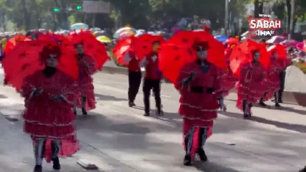 Meksika’da Ölüler Günü’ne 1 milyondan fazla kişi katıldı | Video