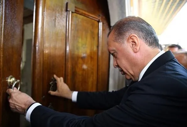 Cumhurbaşkanı Erdoğan, Eyüp Sultan Türbesi'nin restorasyondan sonraki açılışına katıldı