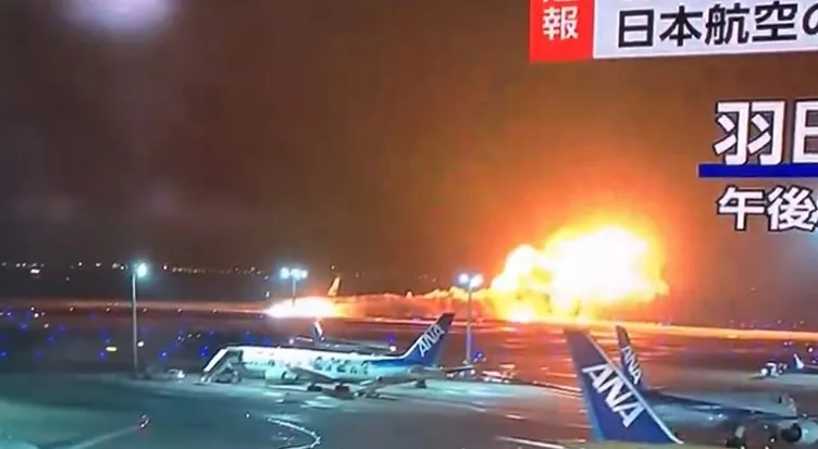 SON DAKİKA | Japonya’da yeni felaket: Uçakta dev patlama! Alevler içindeki uçak ikiye bölündü