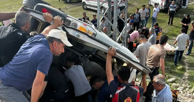 Kütahya’da yolcu minibüsü devrildi: 13 kişi yaralandı