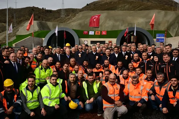 bakan-uraloglu-acikladi-dallikavak-tuneli-hizmete-acildi-yillik-137-milyon-tl-tasarruf-bekleniyor-1793444040096.jpeg