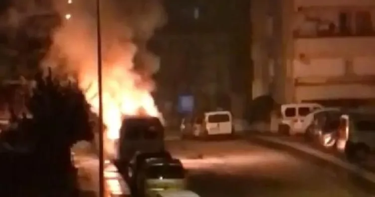 Park halindeki kamyonet yandı