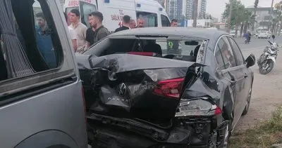 Tarsus’ta park halindeki araca çarpan sürücü yaralandı