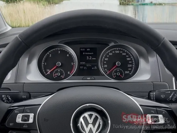 Otomobillerin gizli özellikleri şaşırttı! Sinyal ve silecek kolları aynı anda çekilirse...