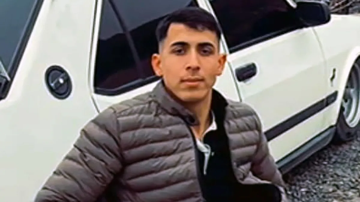 Adana’da 19 yaşındaki Murat İnanmaz sokak ortasında öldürüldü: Polis katillerin peşinde! Adana’da 19 yaşındaki Murat İnanmaz sokak ortasında öldürüldü: Polis katillerin peşinde!