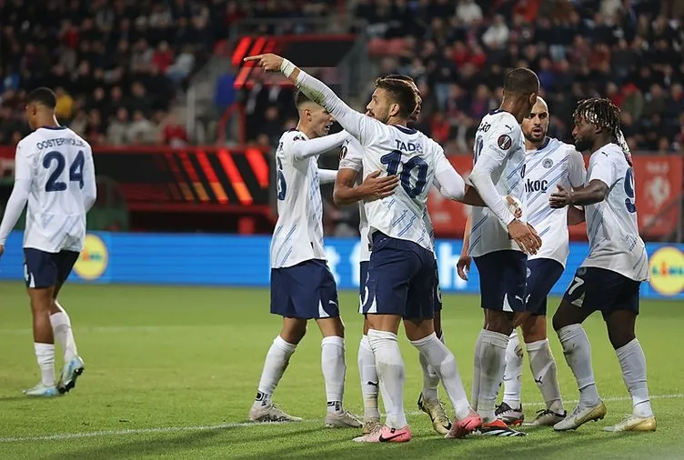SON DAKİKA FENERBAHÇE HABERLERİ: Hollanda, Twente maçı sonrası Fenerbahçeli yıldızı konuşuyor! Tek başına engel oldu