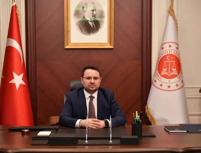 Akın Gürlek Görevde