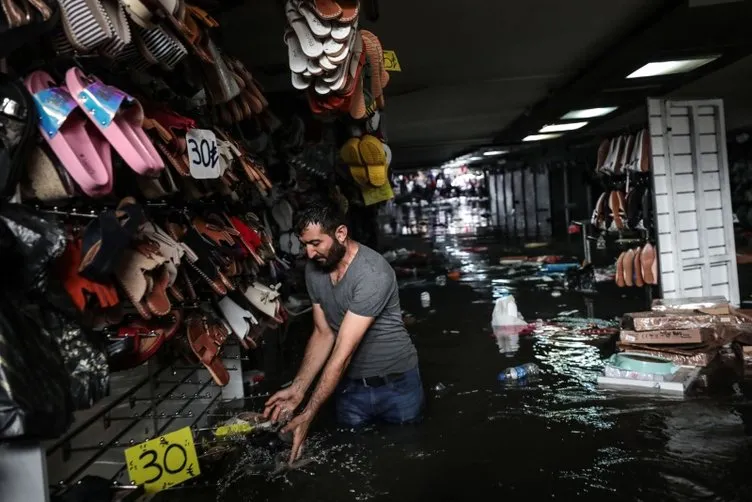 Eminönü'nde selin ardından son durum