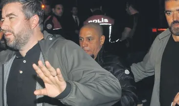 Kapatın locayı Carlos geldi