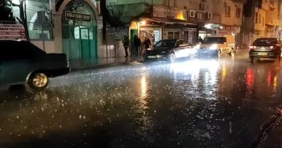 Nusaybin’de sağanak yağış nedeniyle birçok evi su bastı
