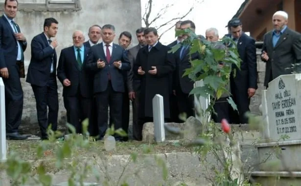 Erdoğan’ın dedesinin mezarına ziyaret