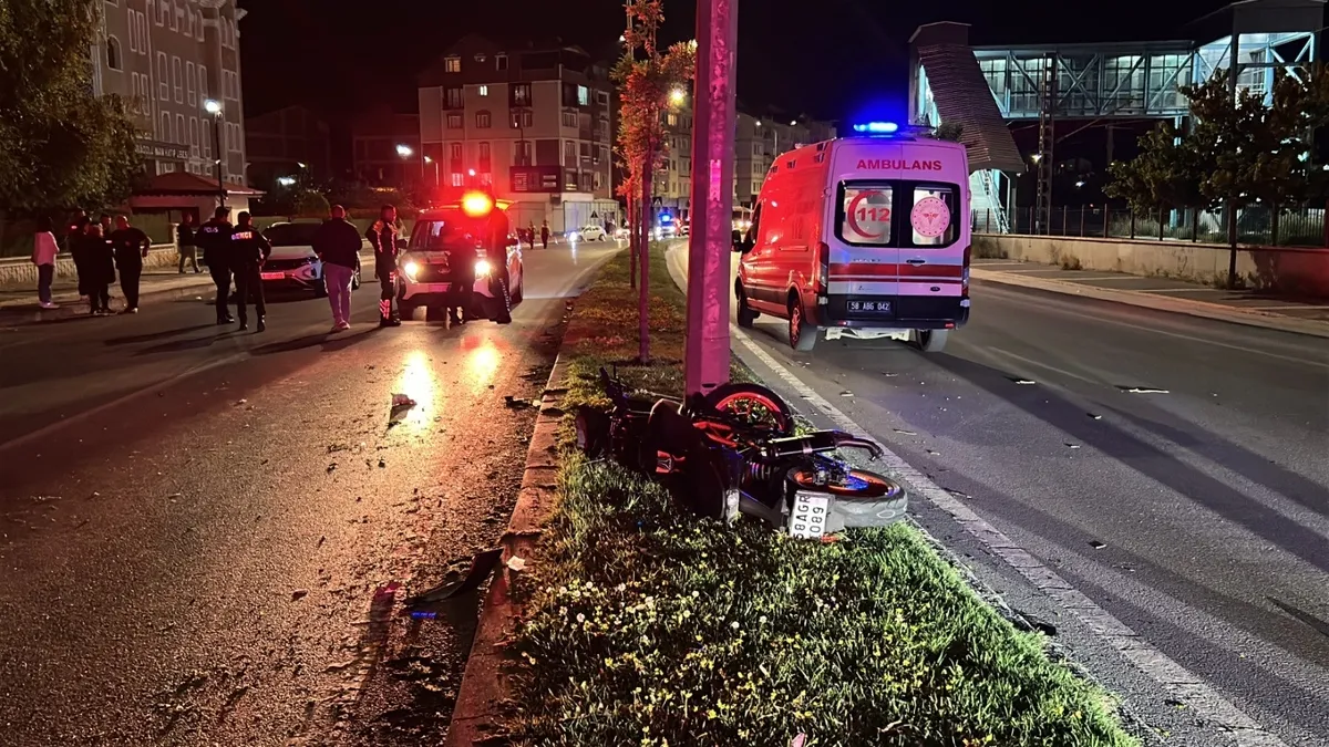 Sivas'ta motosiklet kazası sonrası olay yeri