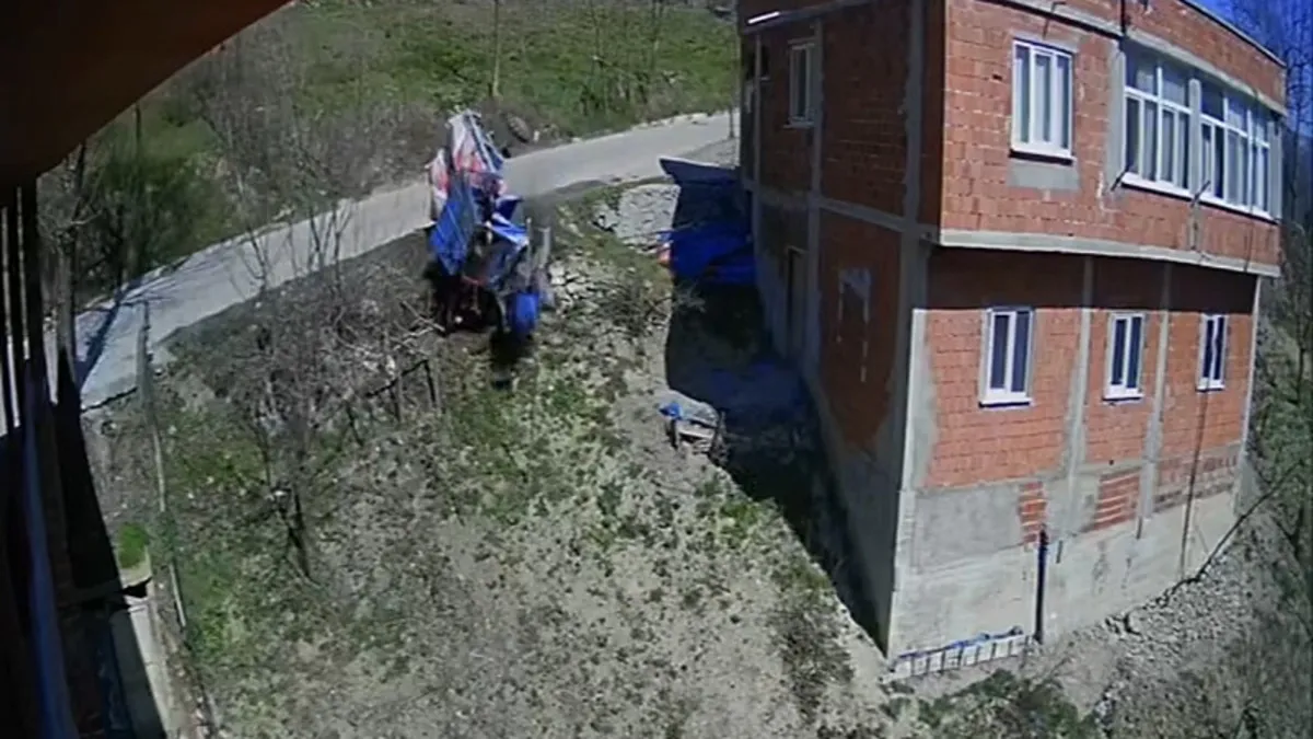 Ordu’da patpat uçurumdan aşağı yuvarlandı: 2 yaralı! Ordu’da patpat uçurumdan aşağı yuvarlandı: 2 yaralı!