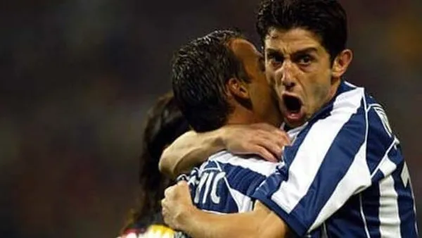 Türkiye'de yetişip yurt dışında takım değiştiren 10 Türk futbolcuyu