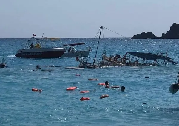 son-dakika-oludenizde-tekne-batti-1625322740516.jpg
