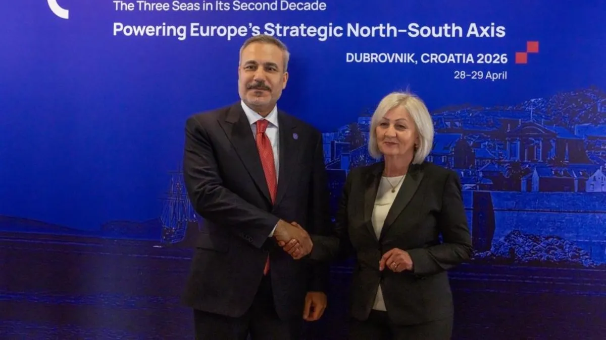 Bakan Fidan, Bosna-Hersek Bakanlar Konseyi Başkanı Kristo ile görüştü Bakan Fidan, Bosna-Hersek Bakanlar Konseyi Başkanı Kristo ile görüştü