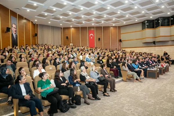izmirde-kadinlar-icin-yeni-proje-3-ayda-150-kadina-hukuki-egitim-1793211096236.jpeg