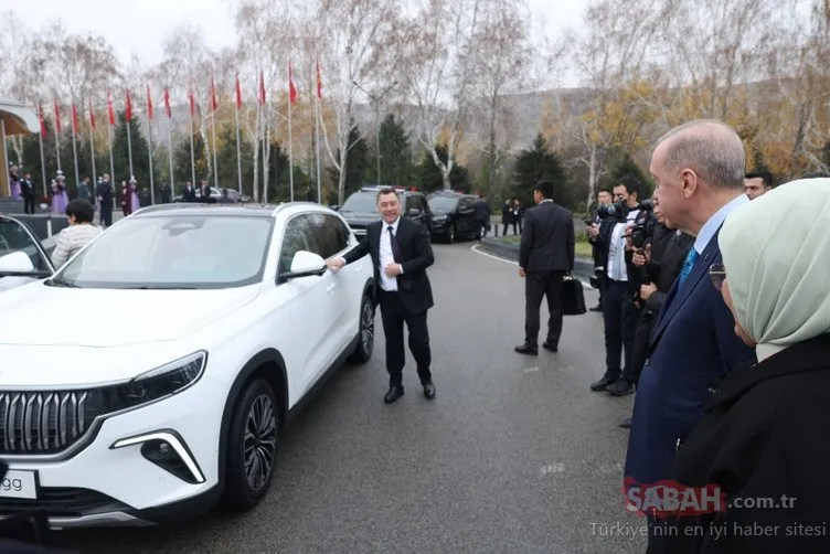 Başkan Erdoğan’dan Sadır Caparov’a Togg hediyesi! Dikkat çeken diyalog...