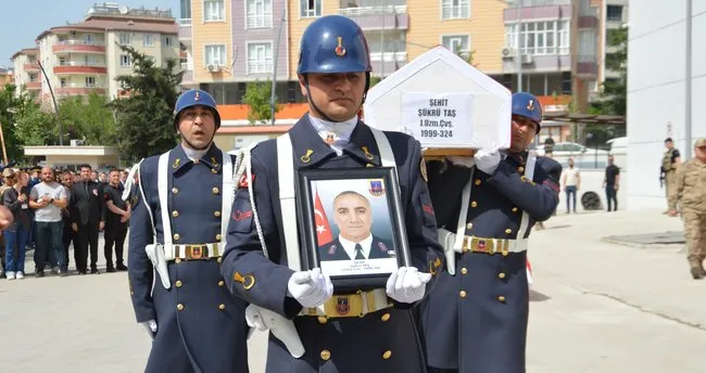 Batman’da şehit uzman çavuş Taş memleketine uğurlandı