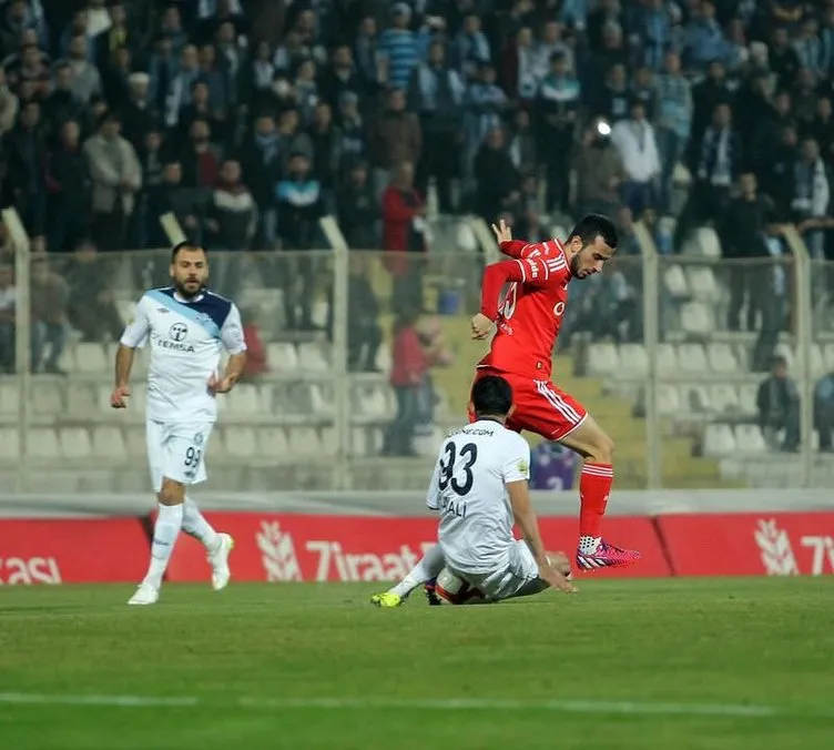 Adana Demirspor - Beşiktaş maçının fotoğrafları