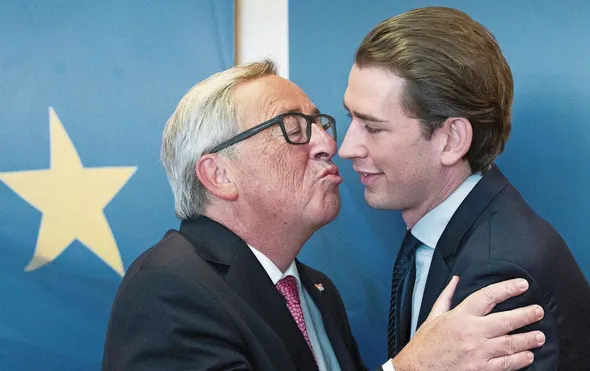 AB Komisyonu Başkanı Juncker’in öpücükleri gündeme oturdu!