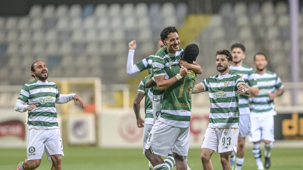 Süper Lig'i hedefleyen Bursaspor, 1. Lig'de zirvede!