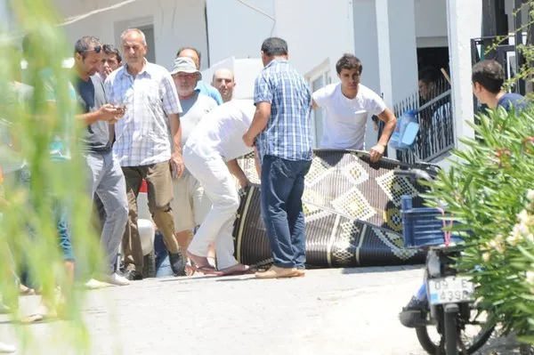 Arda Turan Bodrum'da namaza durdu