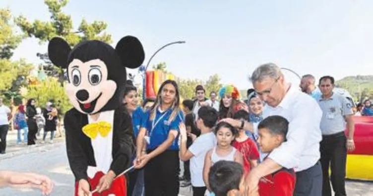 Mülteci çocuklar şenlikte buluştu