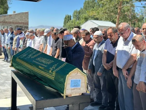 Mahmut Tan'ın Mezarı