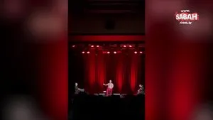 Cem Adrian Zürih konserinde Gazze için türkü söyledi, gözyaşlarını tutamadı! İşte o anlar... | Video