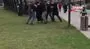 Küçükçekmece'de kavgayı ayırmak isteyen kadın yumruğu yedi | Video