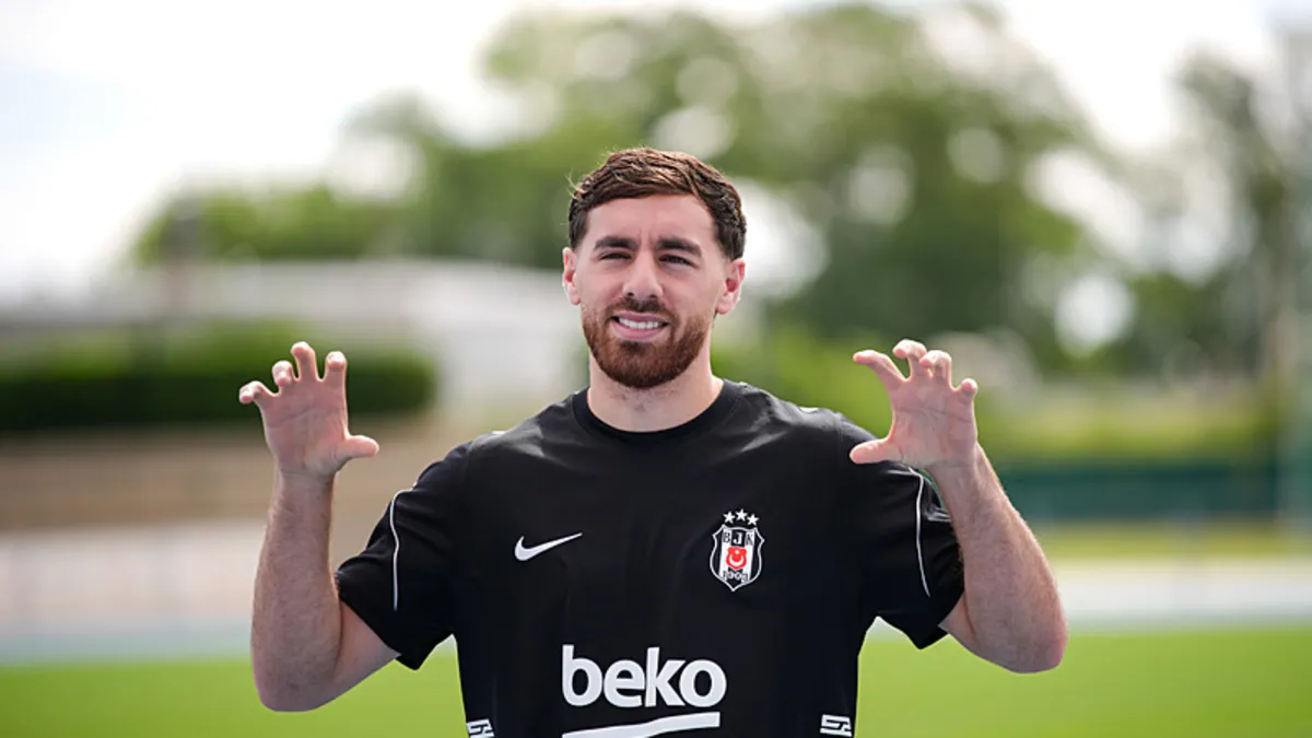 Beşiktaş’ta kaptan Orkun Kökçü ve yeni transfer Doğan Alemdar, antrenmana katıldı Beşiktaş’ta kaptan Orkun Kökçü ve yeni transfer Doğan Alemdar, antrenmana katıldı