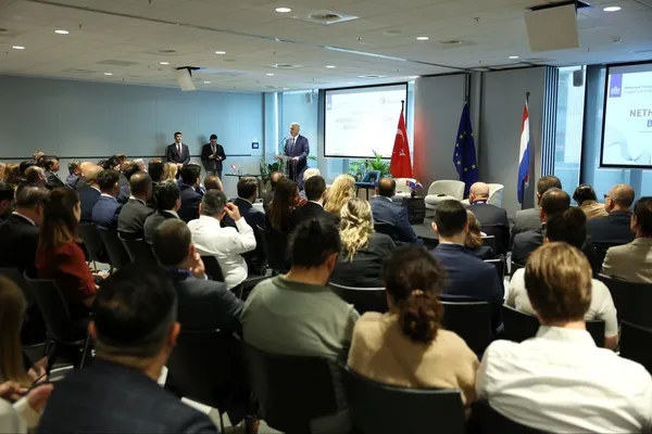 turkiye-hollanda-ticaretinde-yeni-donem-jetco-protokolu-imzalandi-hedef-15-milyar-dolar-1782999936133.jpg