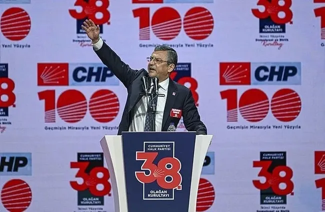CHP Genel Başkanı Özel şehit cenazesinde yuhalandı: