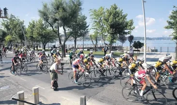 Pedallar sağlıkçılar için döndü