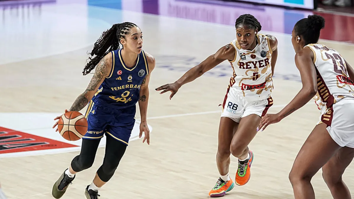 Fenerbahçe Opet, Umana Reyer Venezia deplasmanında galip! Fenerbahçe Opet, Umana Reyer Venezia deplasmanında galip!